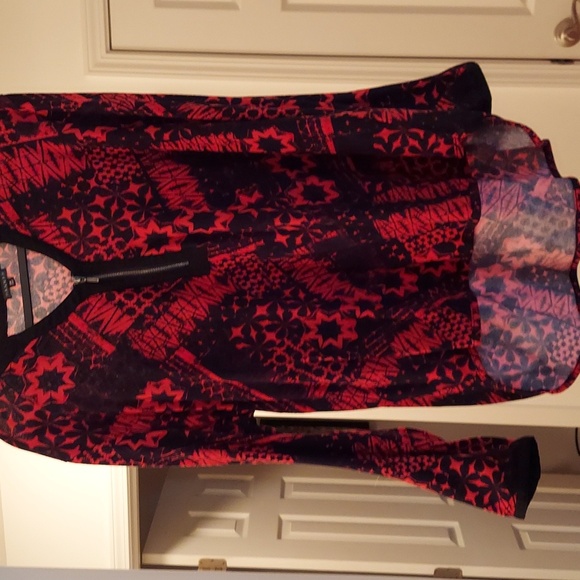 Hannah asymmetrical long sleeve sweater w/zipper black/red 2x - Picture 2 of 7